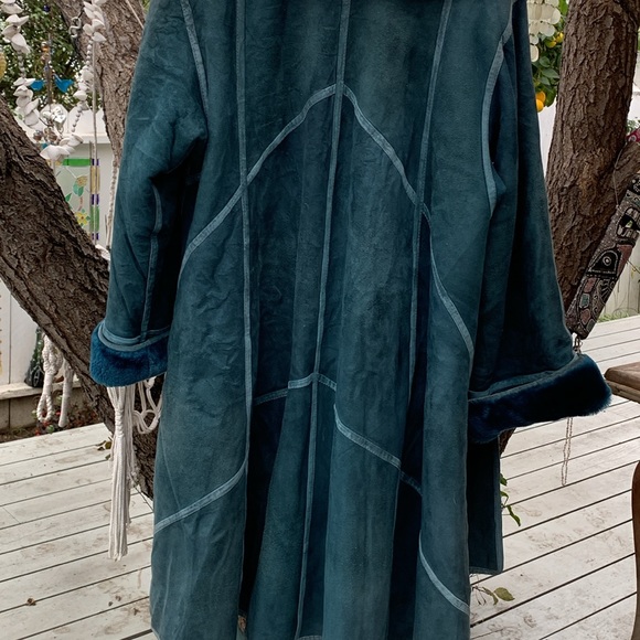 Sheep skin coat - Picture 2 of 5